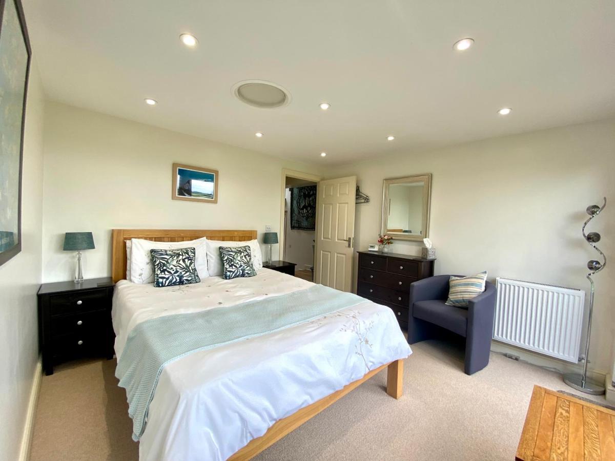 A Secluded Self Contained Country Suite With A View - Parking, Easy Access To Bath Corsham Exteriör bild